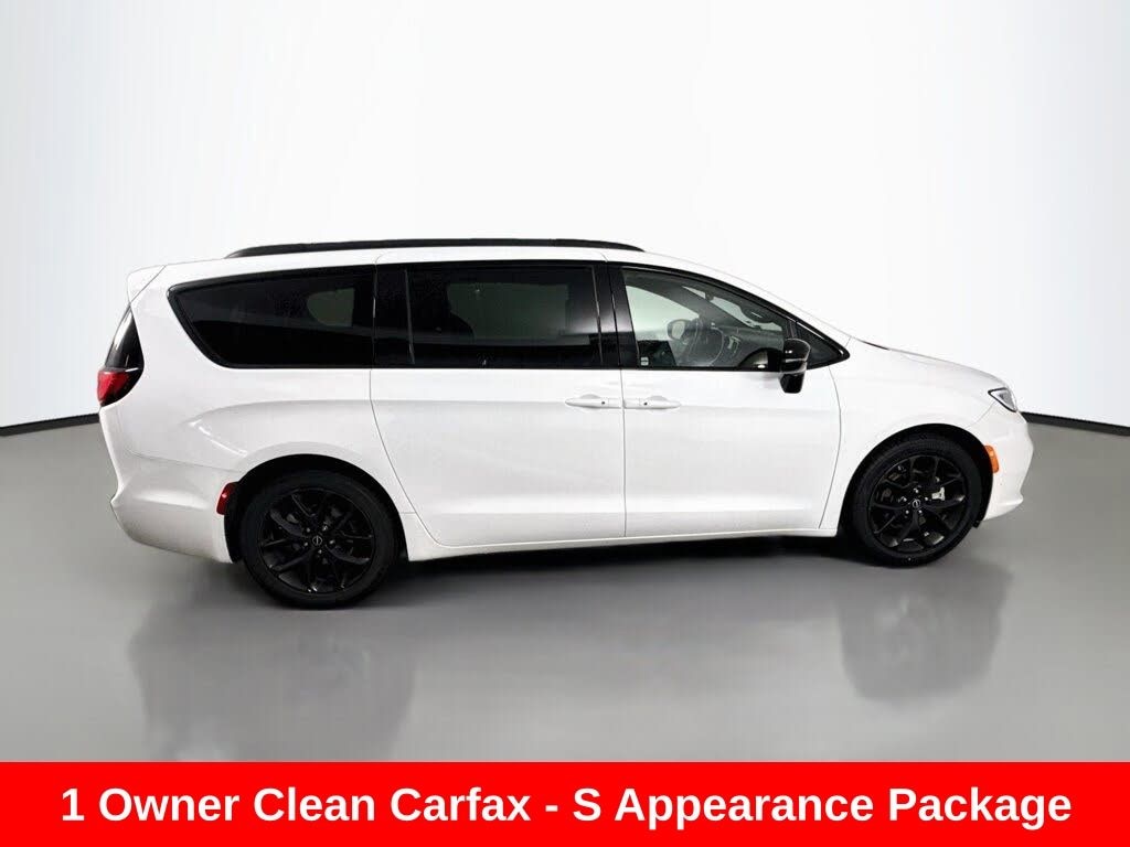 Used 2025 Chrysler Pacifica Limited Van Passenger Van