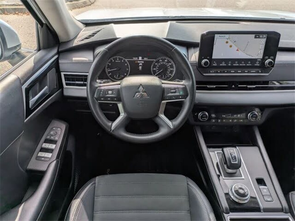 Used 2024 Mitsubishi Outlander SE SUV