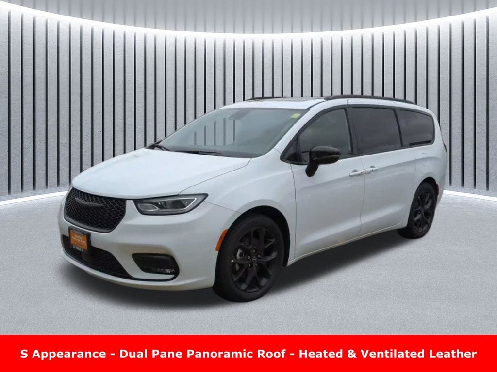Used 2025 Chrysler Pacifica Limited Van Passenger Van