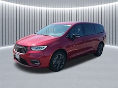 2026 Chrysler Pacifica SELECT AWD Passenger Van