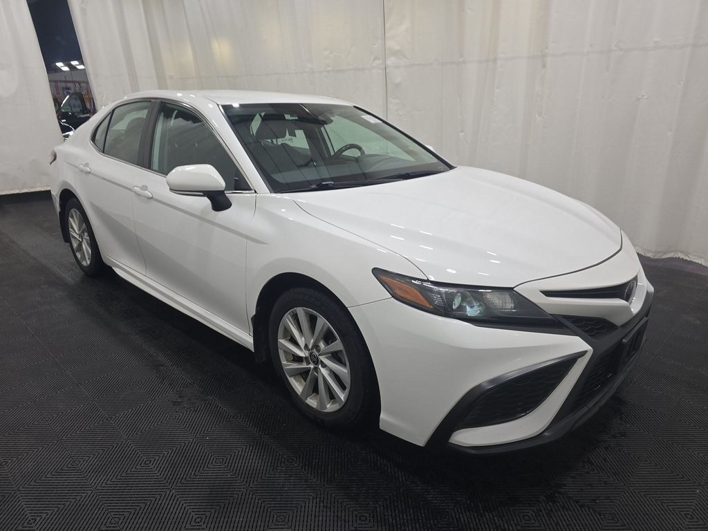 Used 2022 Toyota Camry SE Sedan