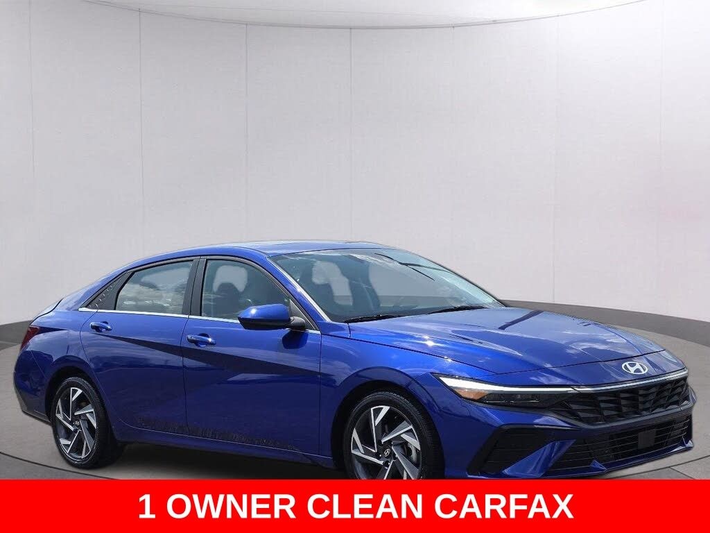 Used 2025 Hyundai Elantra SEL Convenience Sedan