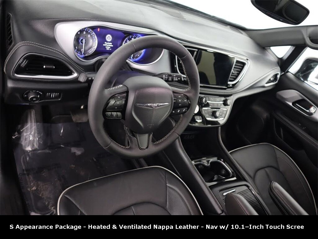 Used 2025 Chrysler Pacifica Limited Van Passenger Van