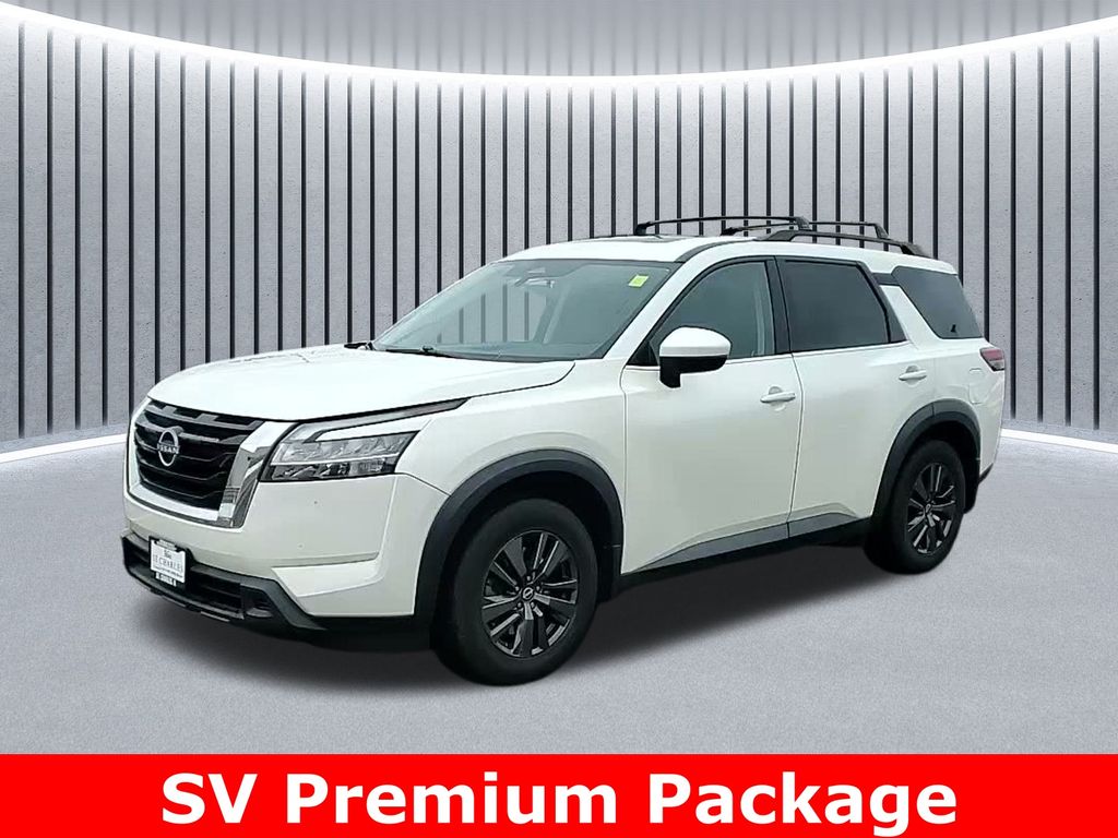 2022 Nissan Pathfinder SV