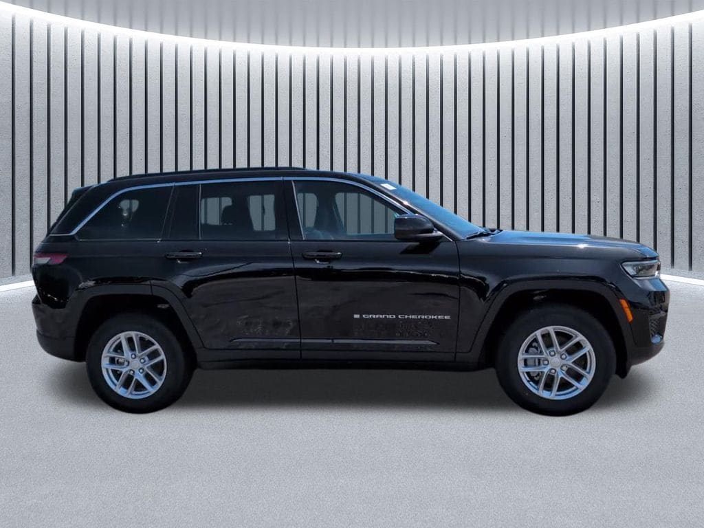 New 2026 Jeep Grand Cherokee LAREDO X 4X4 Sport Utility