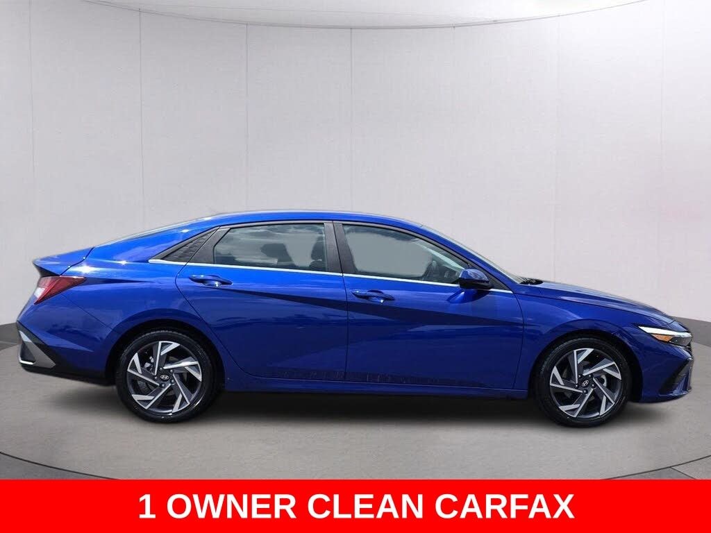 Used 2025 Hyundai Elantra SEL Convenience Sedan