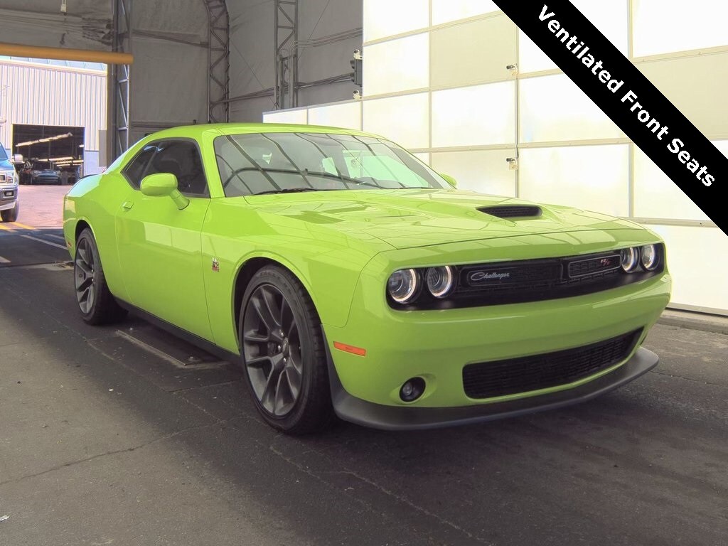 2023 Dodge Challenger R/T Scat Pack photo 2