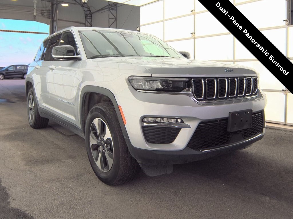 2024 Jeep Cherokee Limited 4xe photo 3