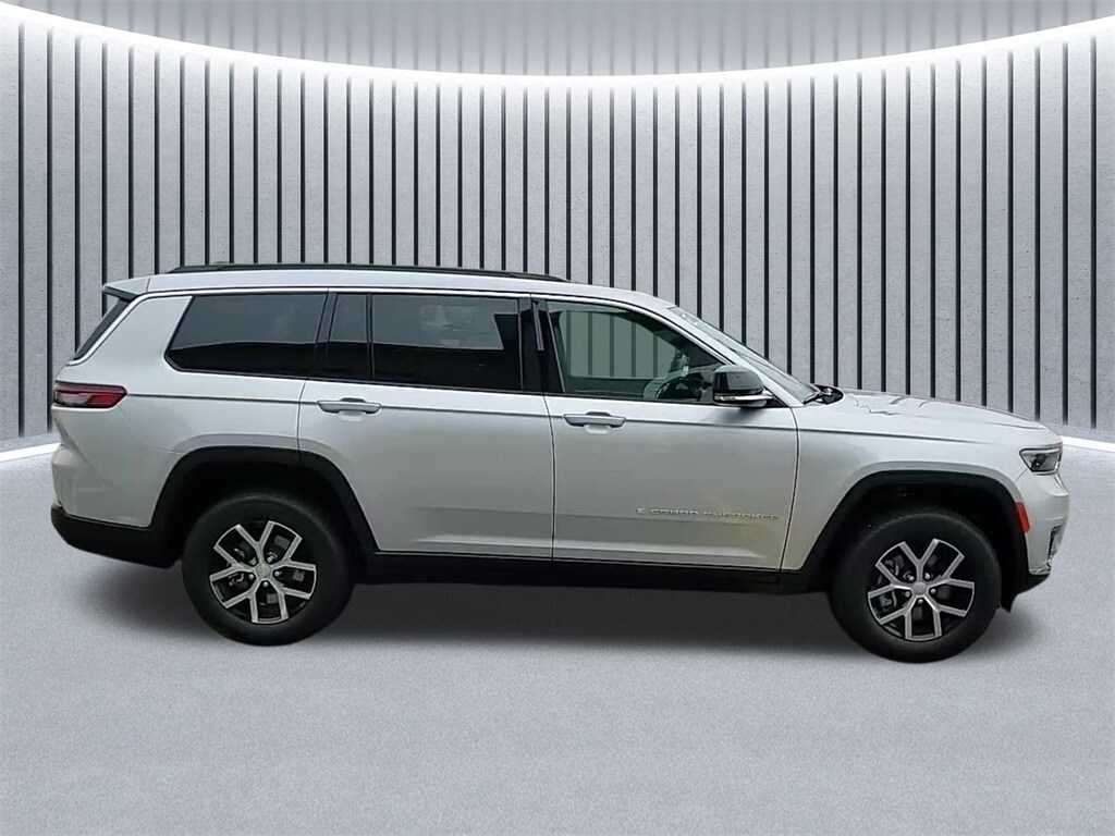 2025 Jeep Grand Cherokee Limited photo 4