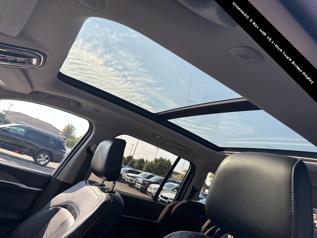 2022 Jeep Grand Cherokee Limited photo 3