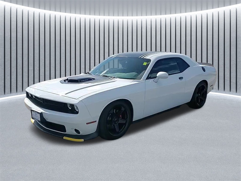 2015 Dodge Challenger R/T's photo
