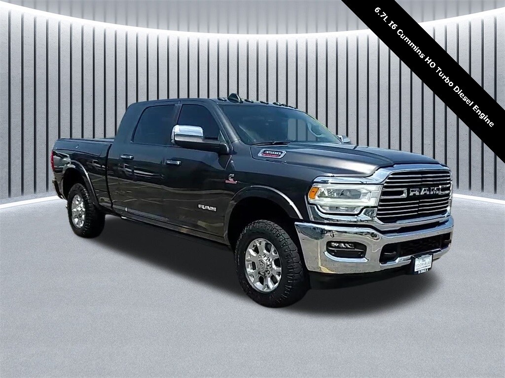 2022 Ram 3500 Laramie photo 3
