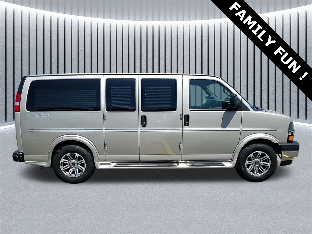 2021 Chevrolet Express 2500 LS photo 4