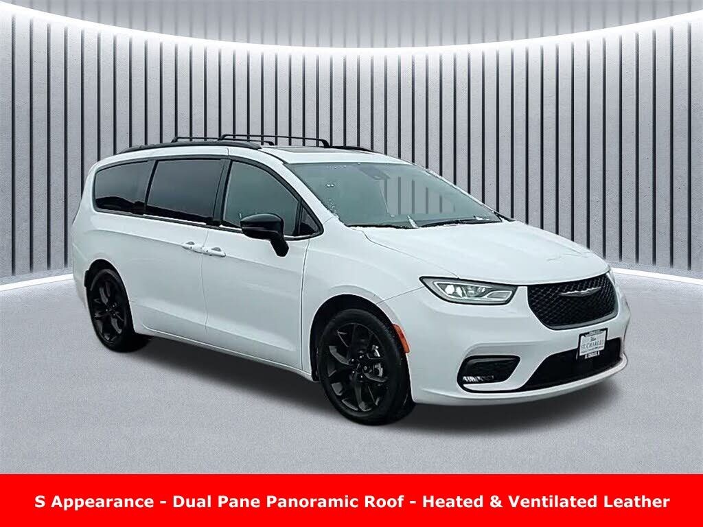 Used 2025 Chrysler Pacifica Limited Van Passenger Van