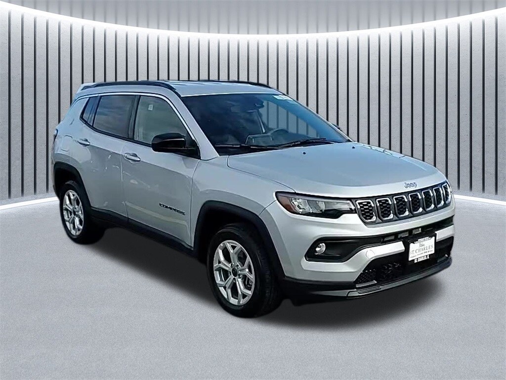 2025 Jeep Compass Latitude photo 3