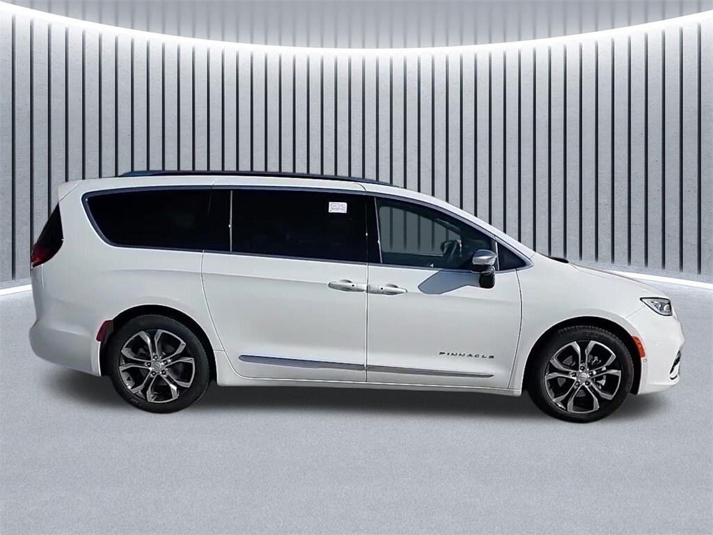 New 2026 Chrysler Pacifica PINNACLE Passenger Van