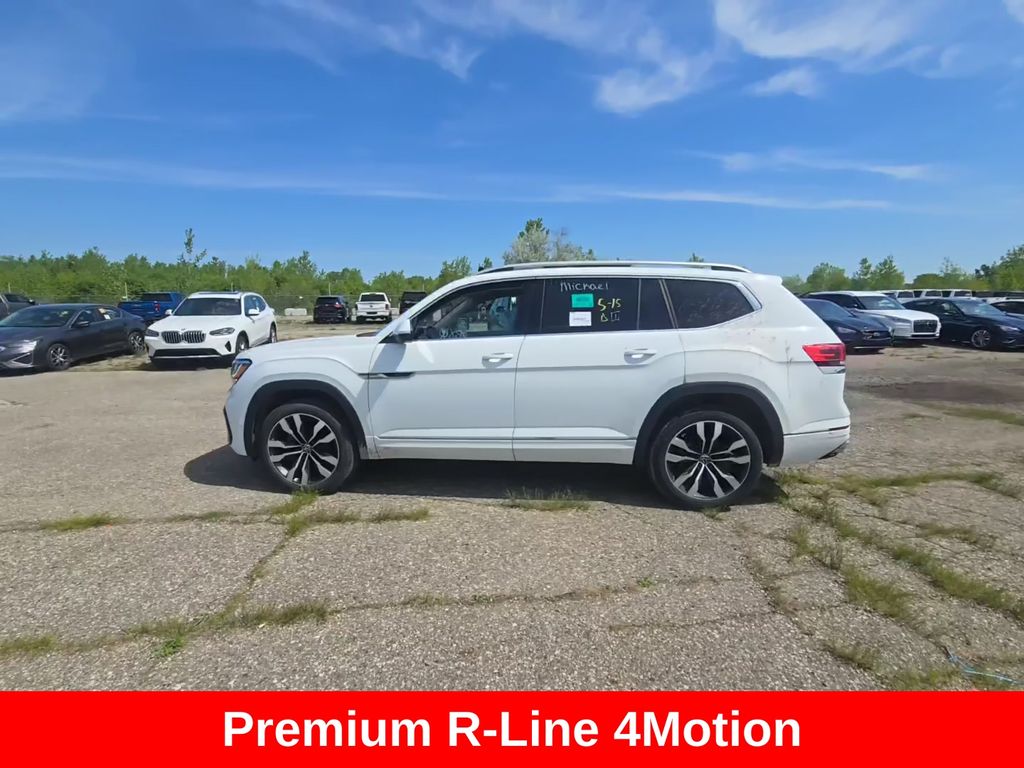 2022 Volkswagen Atlas 3.6L SEL Premium R-Line 4MOTION's photo