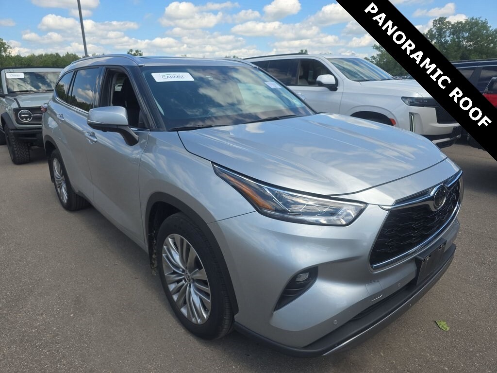 2023 Toyota Highlander Platinum photo 2