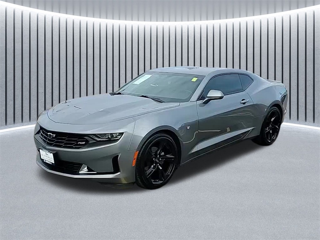 2022 Chevrolet Camaro 1LT's photo