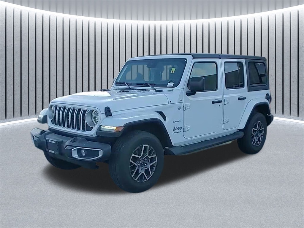 2024 Jeep Wrangler 4-Door Sahara's photo