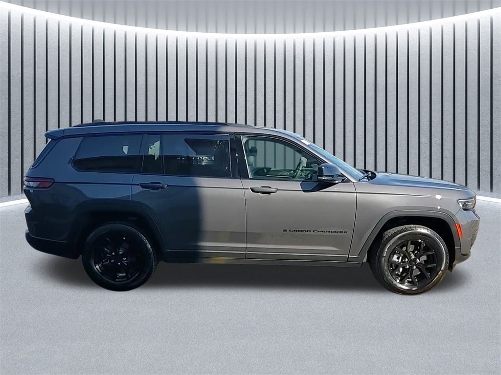 New 2025 Jeep Grand Cherokee L ALTITUDE X 4X4 Sport Utility