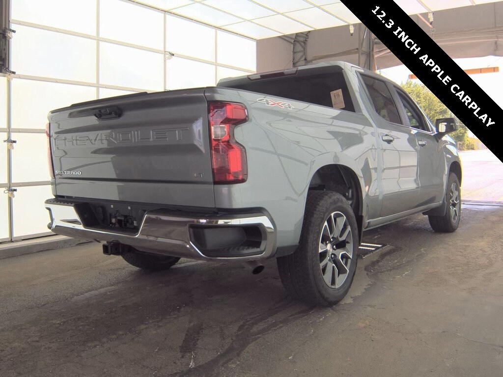 2023 Chevrolet Silverado 1500 LT photo 2