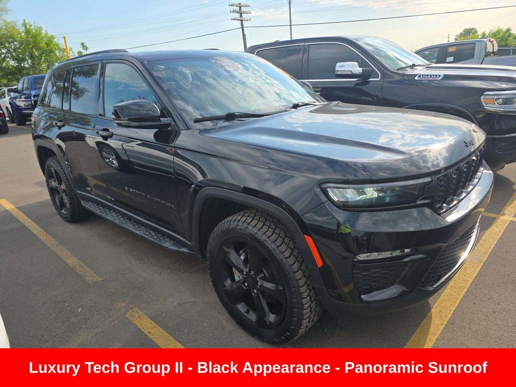 2024 Jeep Grand Cherokee's photo