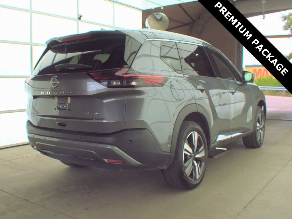 2023 Nissan Rogue SL photo 2