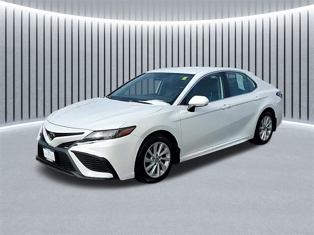 Used 2022 Toyota Camry SE Sedan