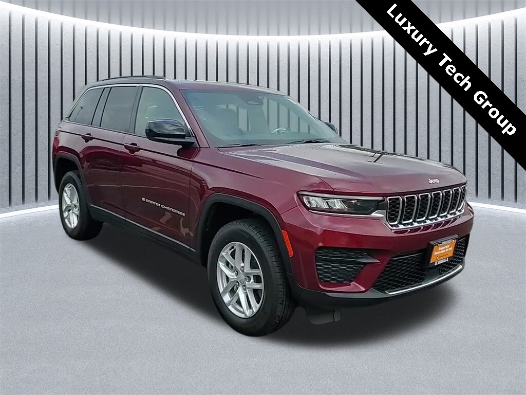 2025 Jeep Grand Cherokee Laredo X photo 3