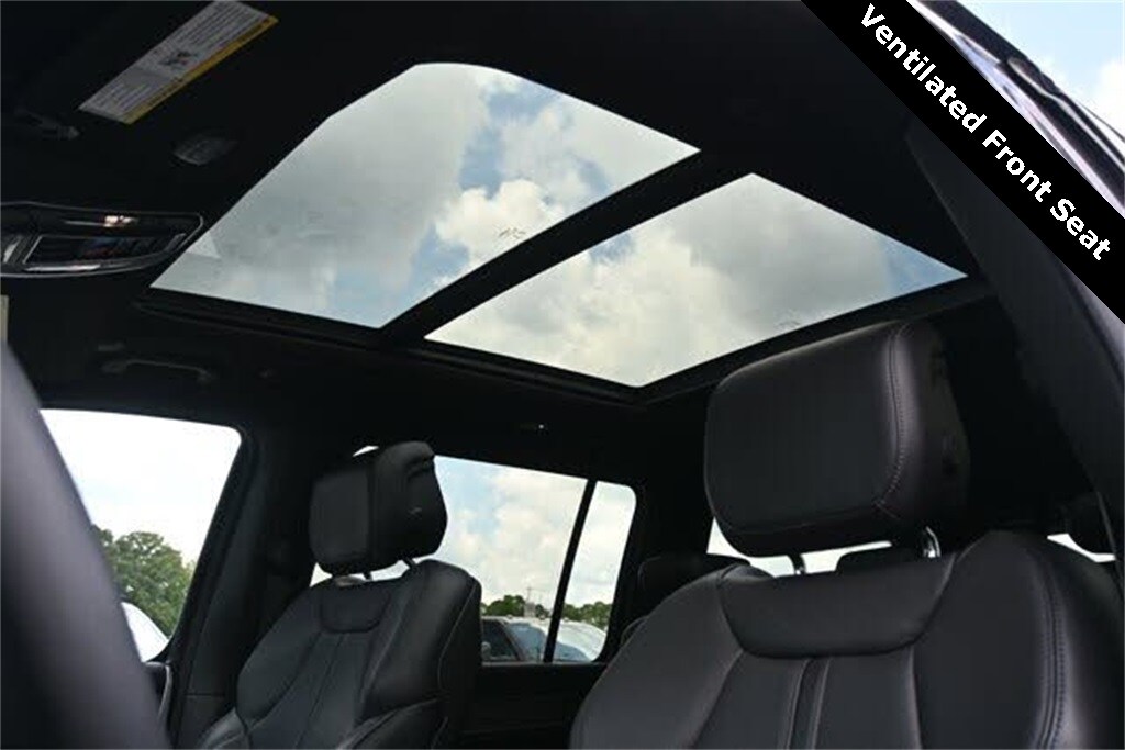 2022 Jeep Wagoneer Series II photo 2