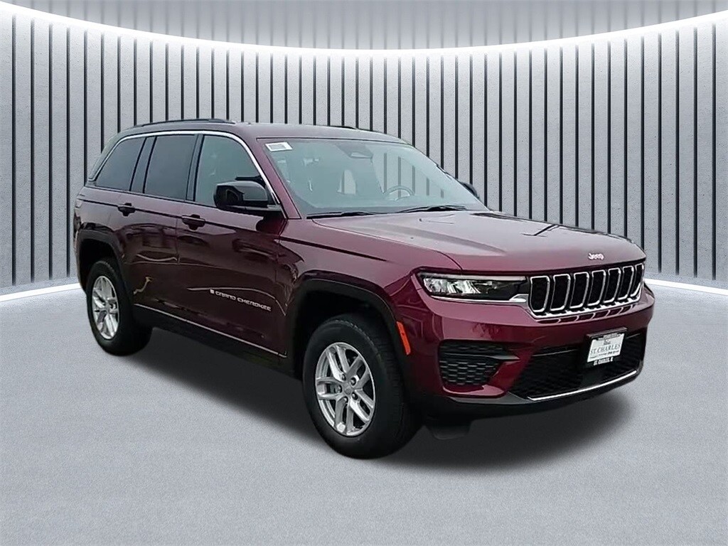 2025 Jeep Grand Cherokee Laredo photo 3