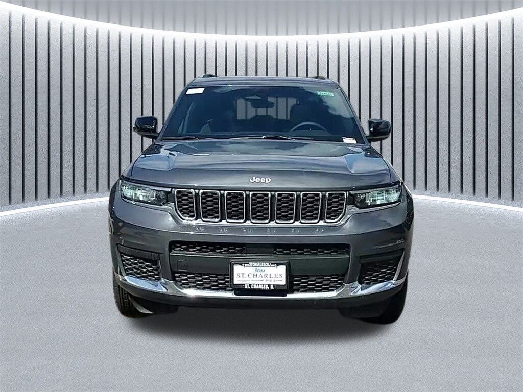 2025 Jeep Grand Cherokee Laredo X photo 2
