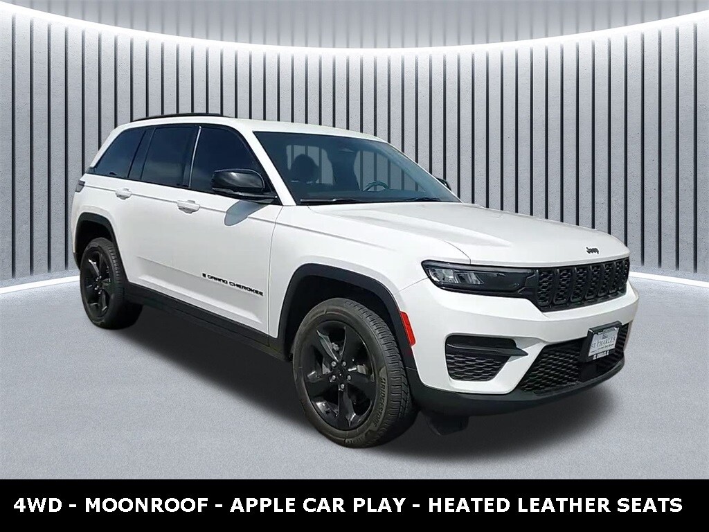 2023 Jeep Grand Cherokee Laredo photo 3