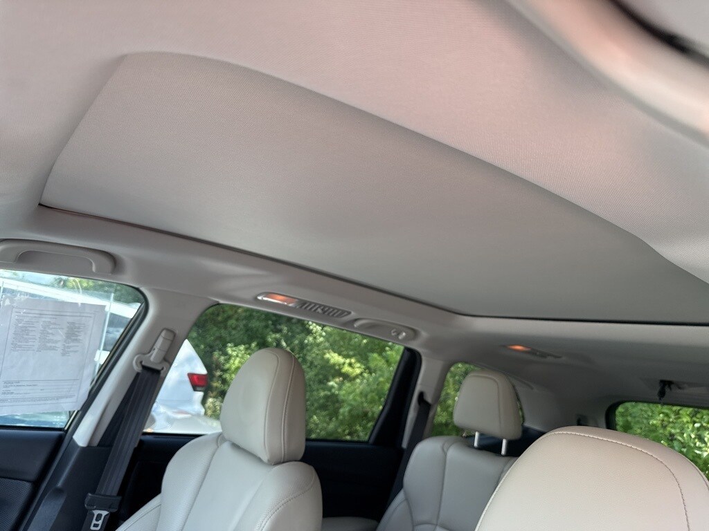 2022 Subaru Ascent Limited photo 2