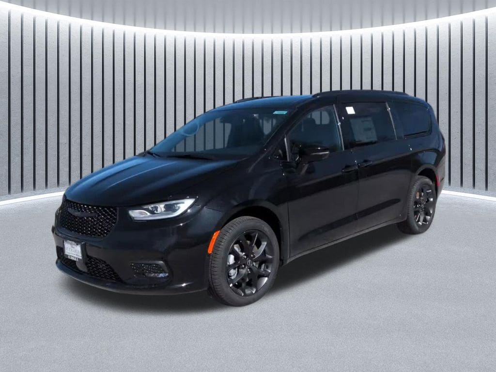 2026 Chrysler Pacifica Limited AWD's photo