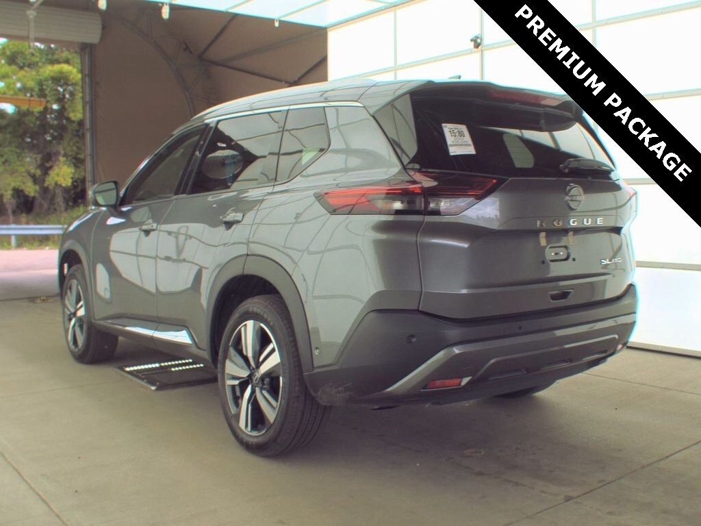 2023 Nissan Rogue SL photo 3