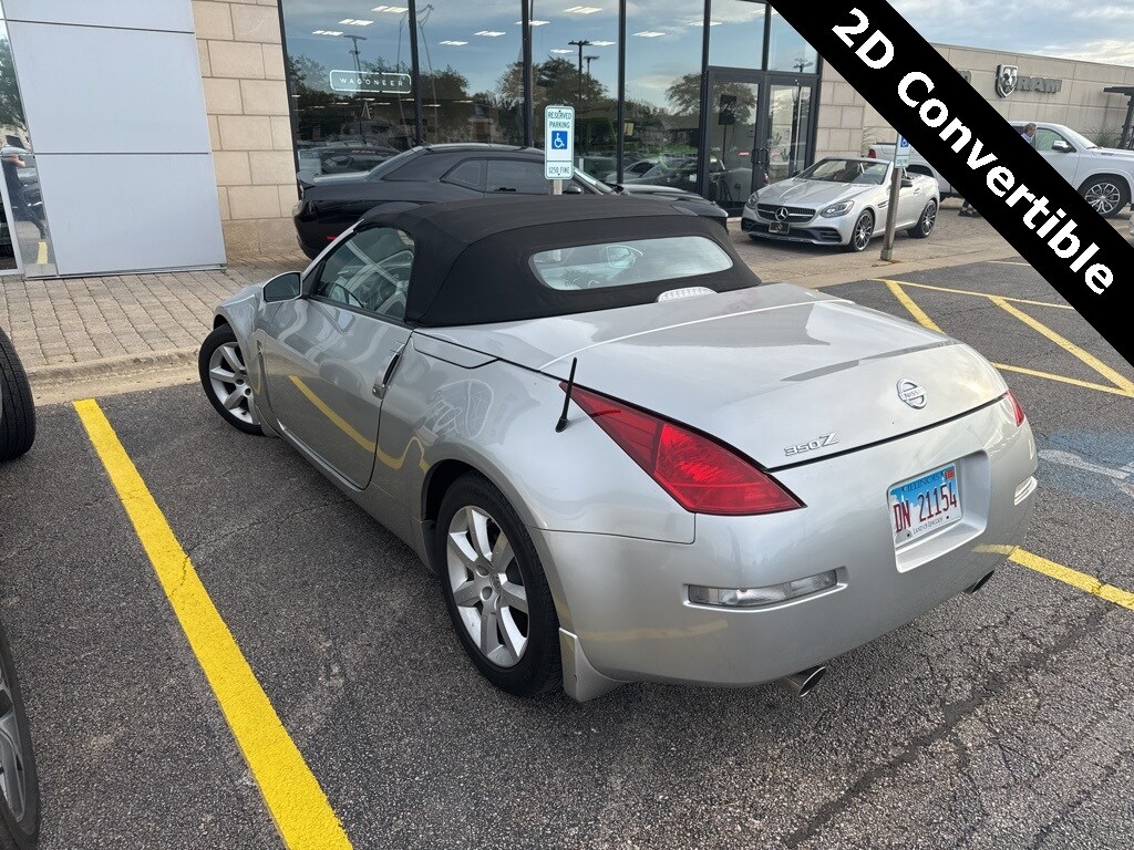 2005 Nissan 350Z Touring photo 3