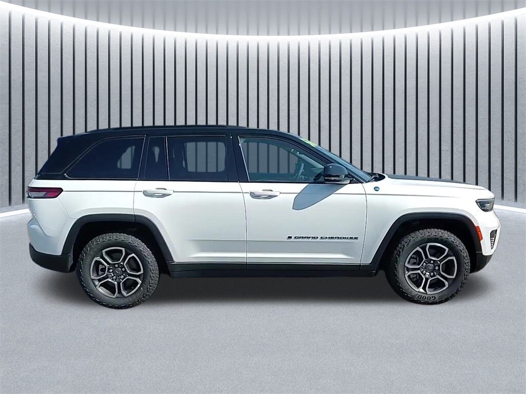 2023 Jeep Grand Cherokee 4xe Trailhawk photo 4