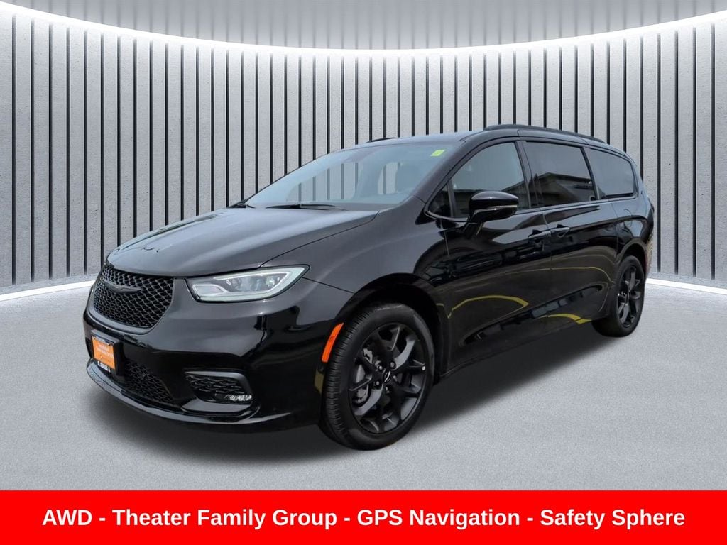 2024 Chrysler Pacifica Touring L AWD's photo