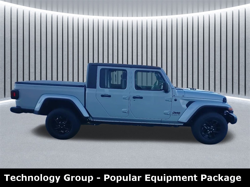 Used 2022 Jeep Gladiator Sport Truck Crew Cab