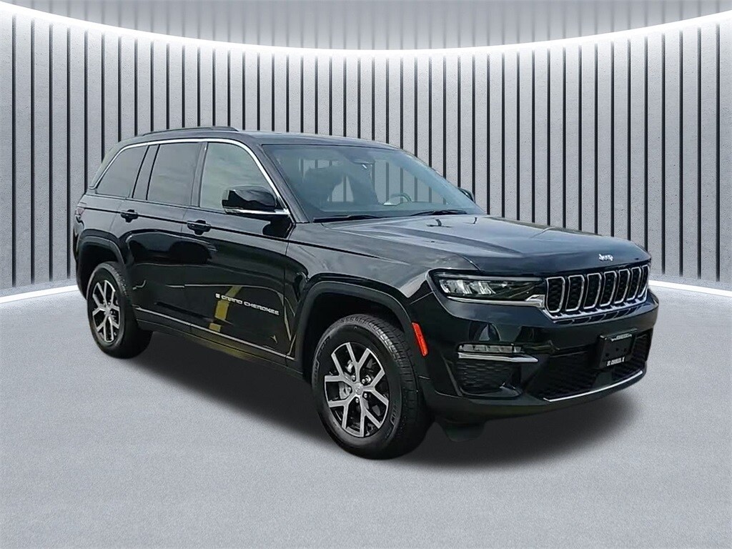 2025 Jeep Grand Cherokee Limited photo 3