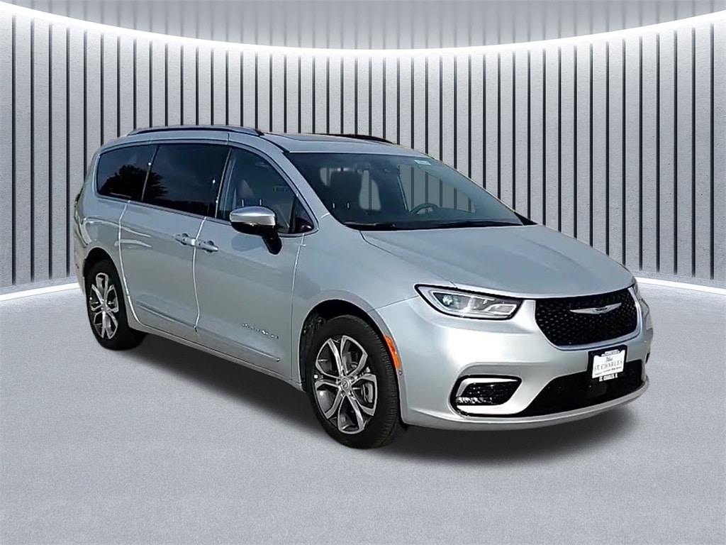 New 2026 Chrysler Pacifica PINNACLE AWD Passenger Van