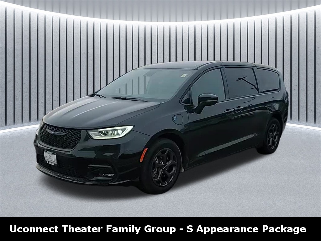2022 Chrysler Pacifica Hybrid Touring L's photo