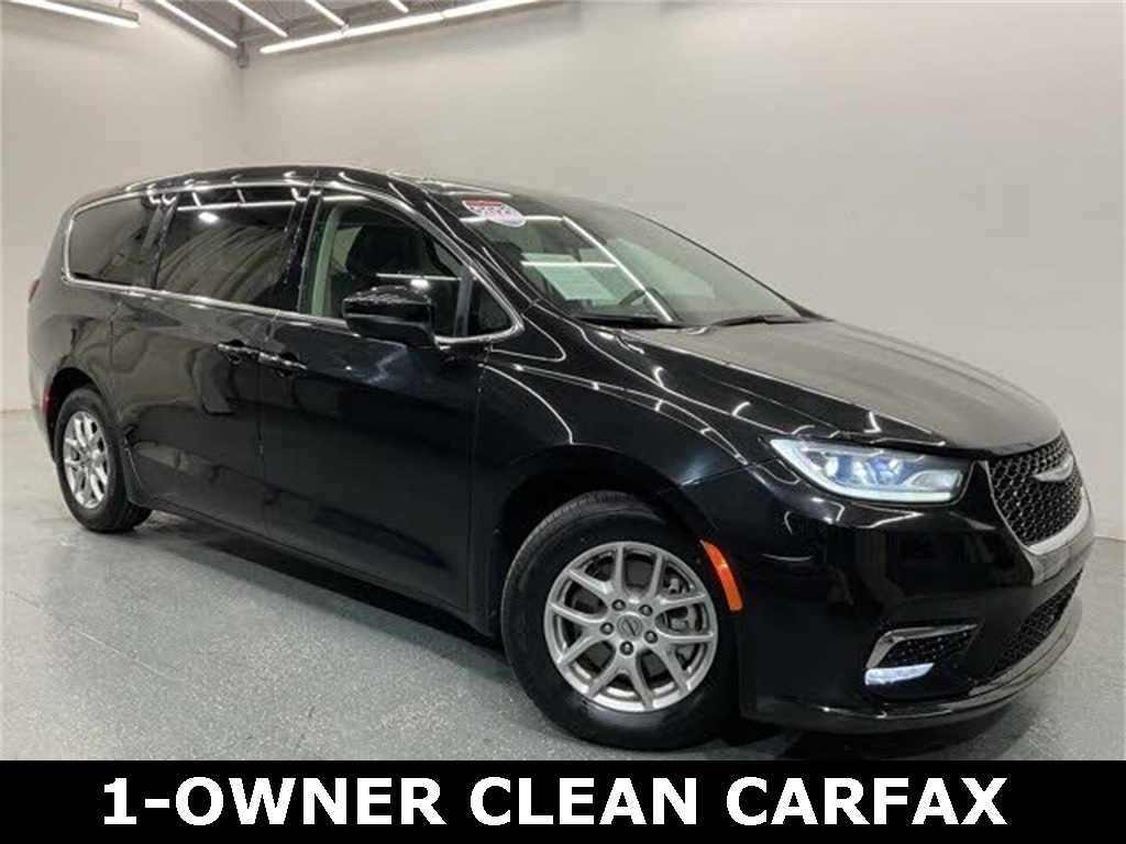 Used 2023 Chrysler Pacifica Touring L Van Passenger Van