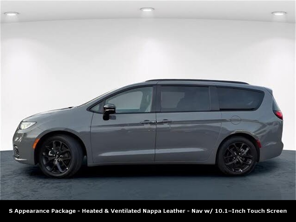 Used 2025 Chrysler Pacifica Limited Van Passenger Van