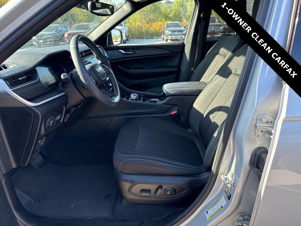 2024 Jeep Grand Cherokee L photo 3