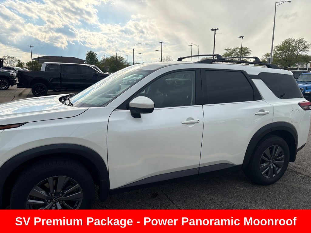 2022 Nissan Pathfinder SV