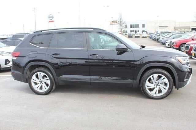 Used 2023 Volkswagen Atlas SE w/Tech with VIN 1V2HR2CA6PC555194 for sale in Saint Peters, MO