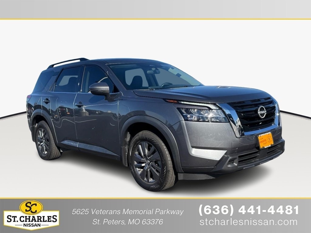 2022 Nissan Pathfinder SV's photo